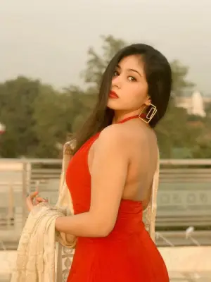 Urvashi Solanki 19 Years Old call girl